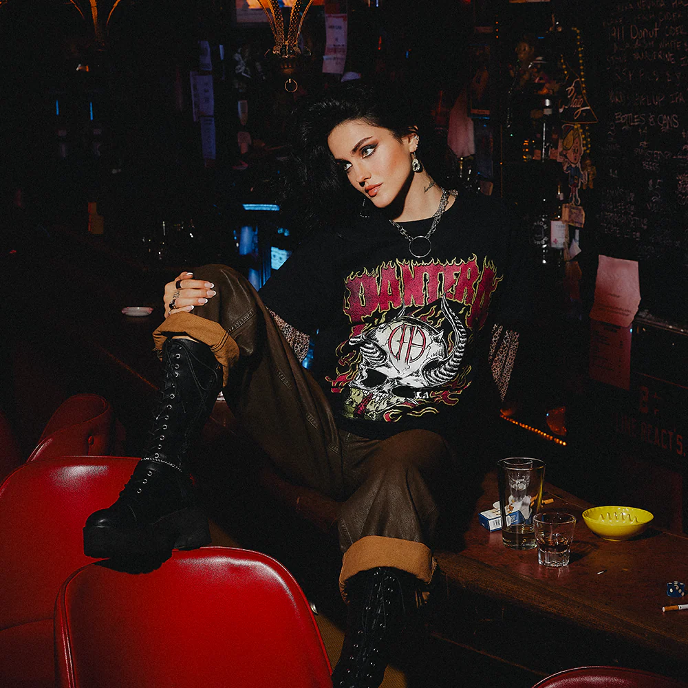 Smoking Skull T-Shirt (Glow In The Dark) - Image 4